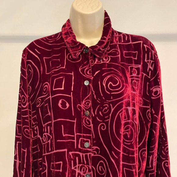 Vintage Chico's Design Red Velvet Button Up Top with Etched Design‎ - Picture 2 of 10